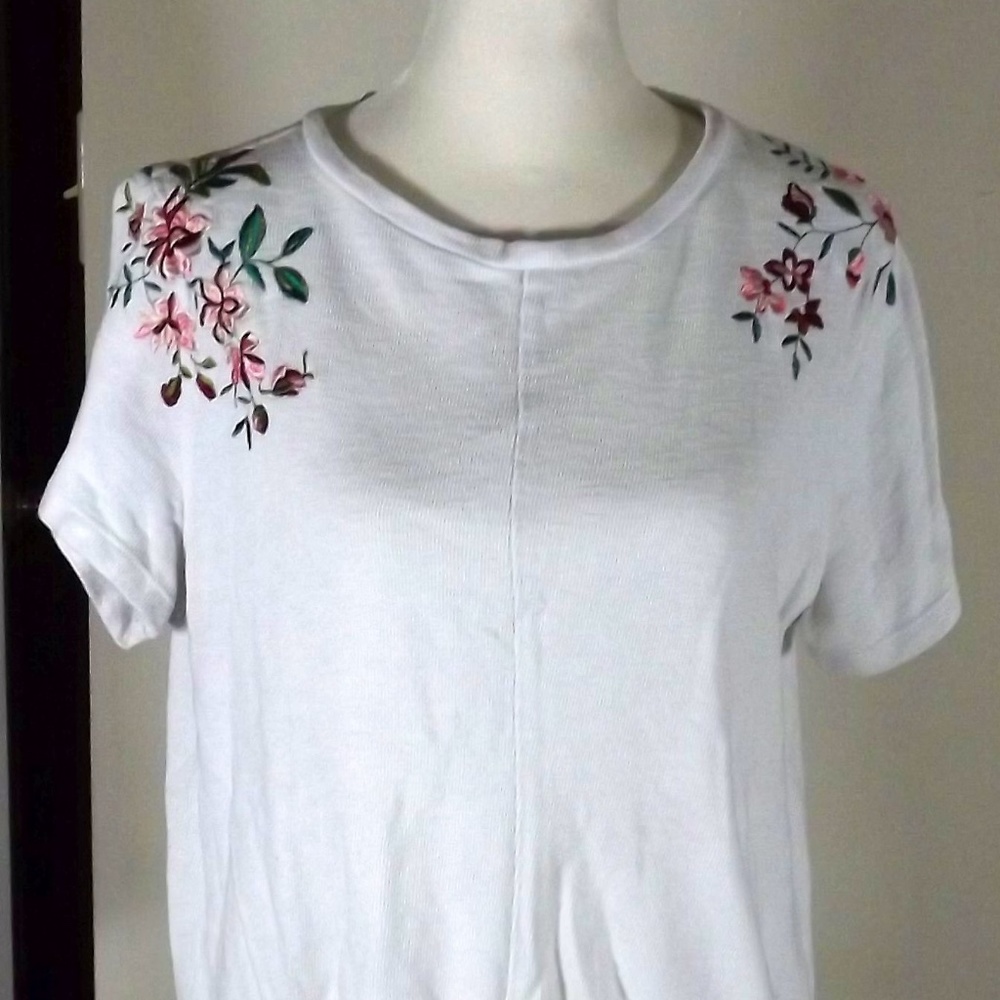White Knit Shirt Size M